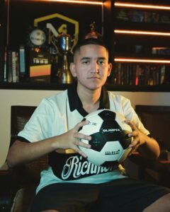 Who is Phillies Karen? What we know about identity of fan who went viral over home run ball