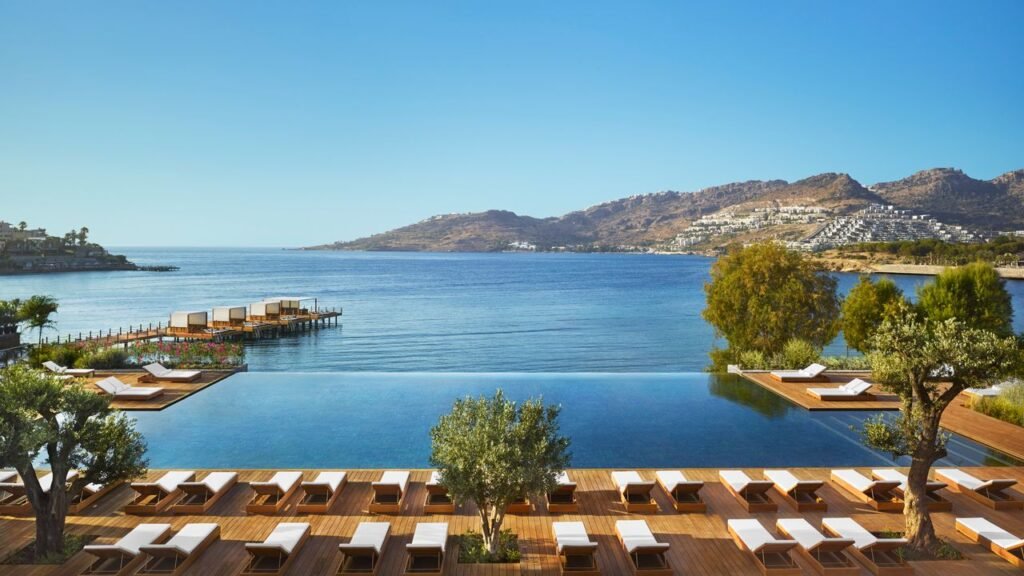 The%20Bodrum%20EDITION_The%20Pool%20at%20The%20Bodrum%20EDITION.jpg