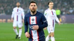230403095141-01-lionel-messi-booed-psg-040223.jpg