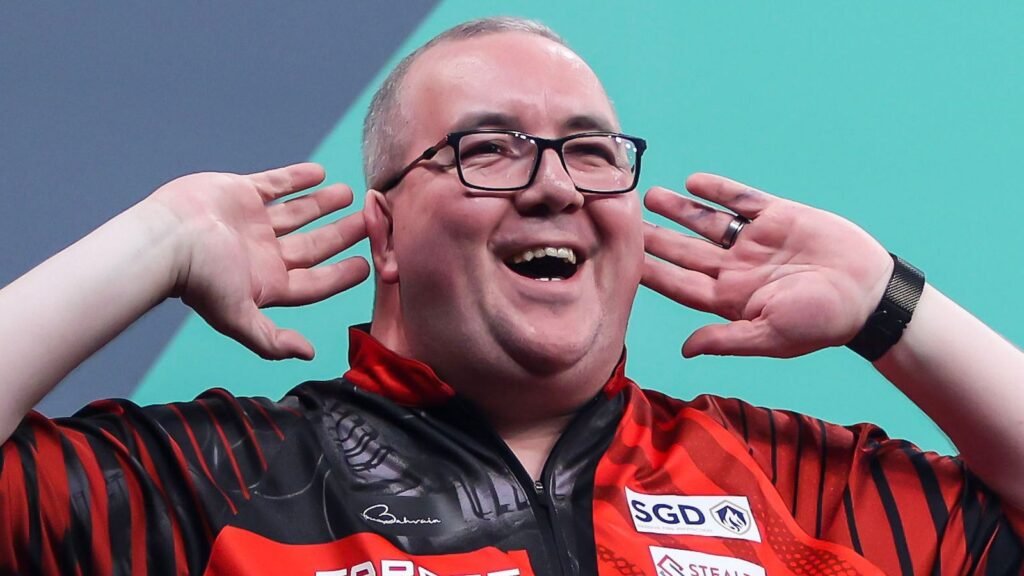 skysports-stephen-bunting-darts_7136605.jpg