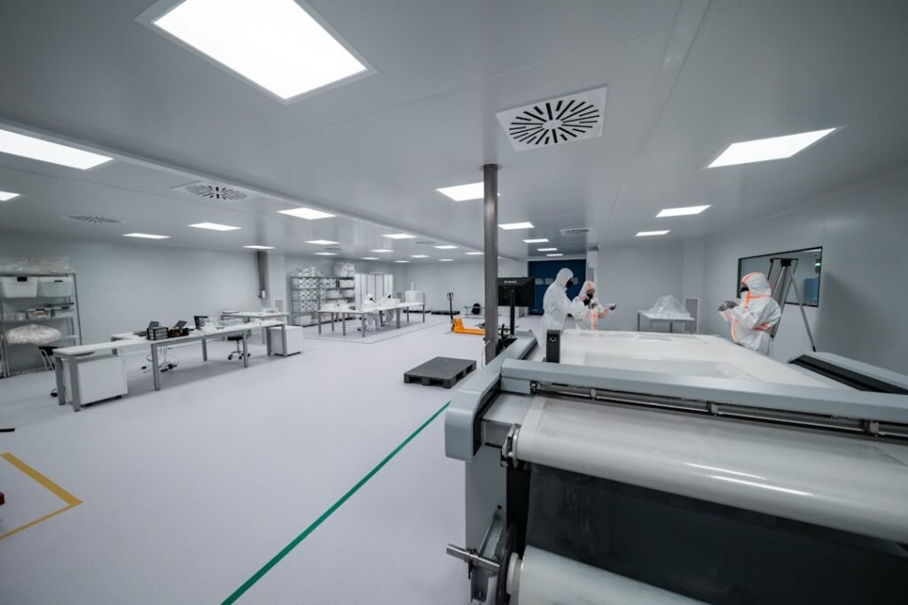 Illustrative cleanroom with industrial equipment and technicians; not a Samsung facility or image of its Q3 2026 operations