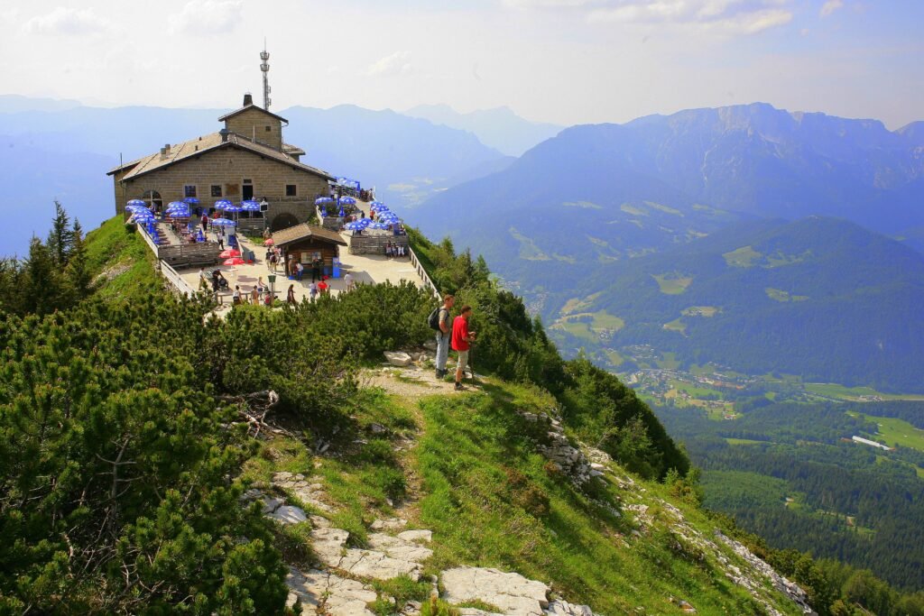 Archival 2007 photograph of the Kehlsteinhaus Eagle’s Nest building above the Bavarian Alps before the October 2026 fire.